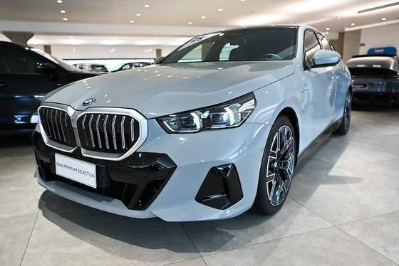 BMW 530e 2.0 TWINPOWER PHEV M SPORT AUTOMÁTICO BMW 530e 2.0 TWINPOWER PHEV M SPORT AUTOMÁTICO